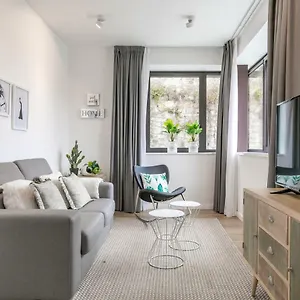 Apartment Riverside By Forever Spain